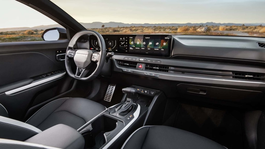 2025-kia-k4-interior