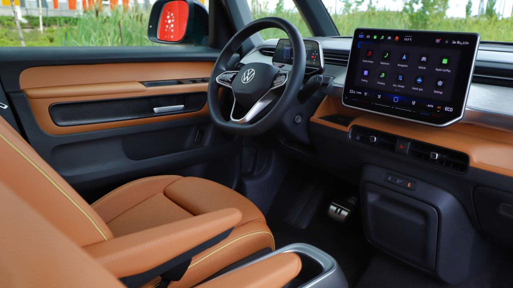 2025-volkswagen-id.-buzz-copper-interior (3)