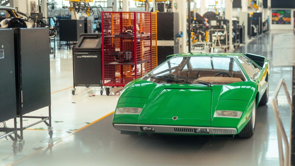 lamborghini-countach-50th-anniversary (1)