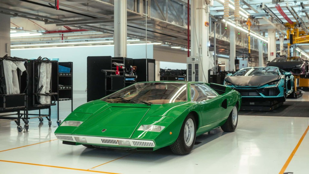 lamborghini-countach-50th-anniversary (20)