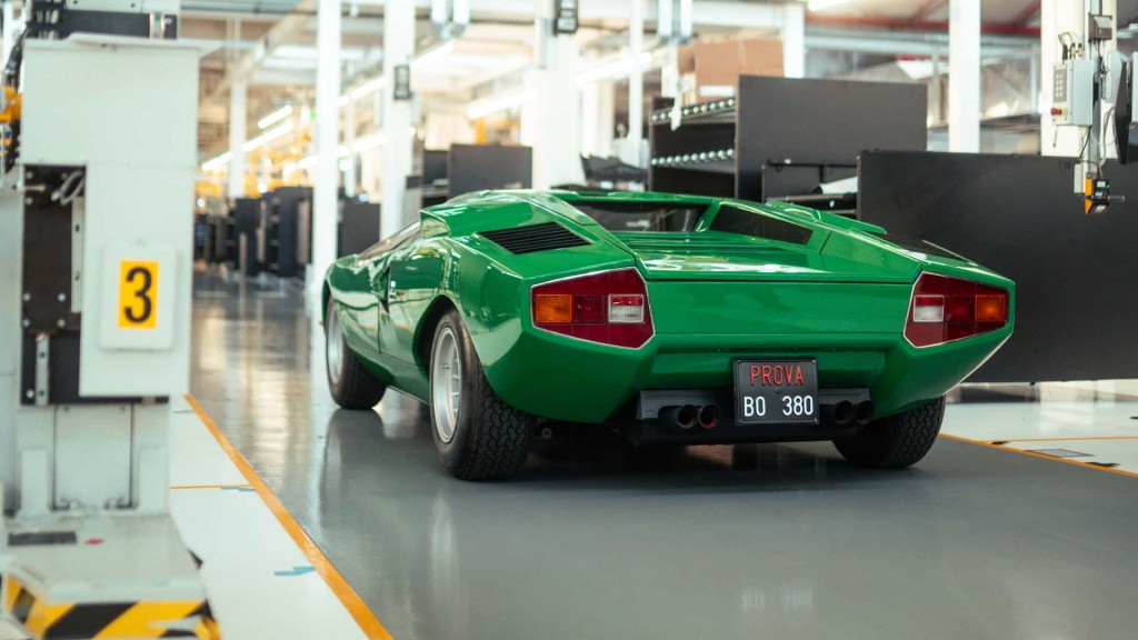 lamborghini-countach-50th-anniversary (4)